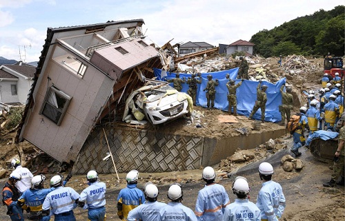 Heart melting Photos from The Devastated Flood That Happened in Japan [Photos]