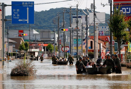 Heart melting Photos from The Devastated Flood That Happened in Japan [Photos]