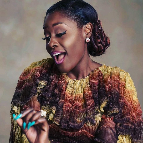 Unbelivable!!!MEET the 50-Year Old Mom Who Looks Just 30 [Photos]