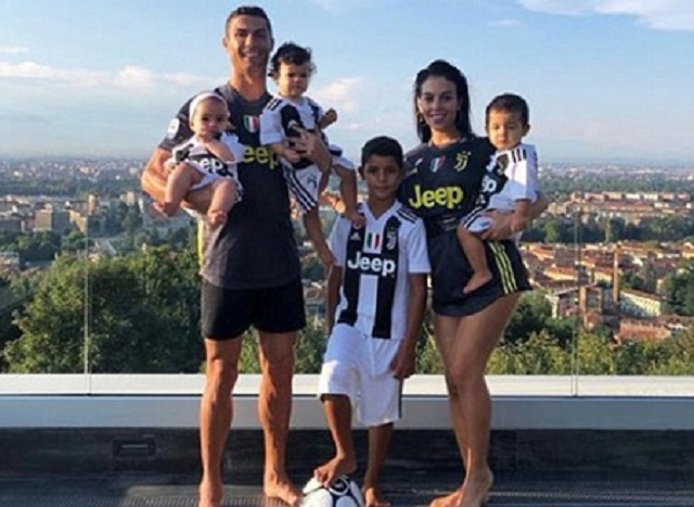 Cristiano Ronaldo Poses With His Family In Matching Juventus Jerseys [Photos]