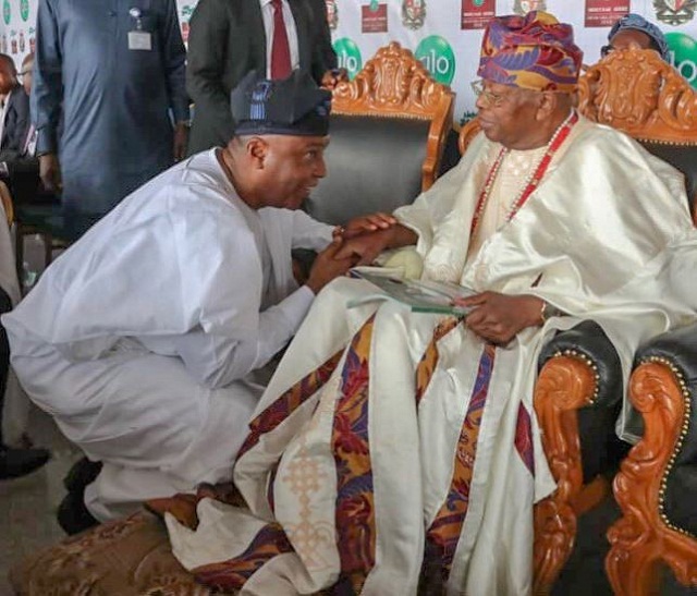 More Photos of Bukola Saraki As He Attends Ojude-Oba Festival in Ijebu-Ode [Photos]