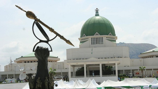 UNBELIVABLE! PDP Lawmakers Now SLEEPS At National Assembly Building over Alleged Plan by APC Senators to IMPEACH Saraki