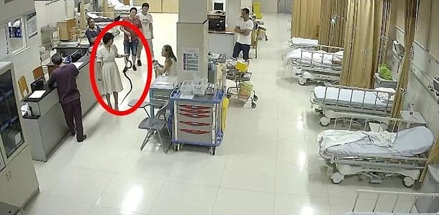 See What This Brave Woman Did To A SNAKE That Bit Her [Photos]