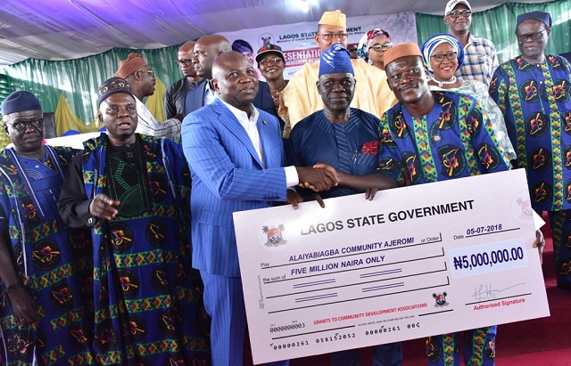 Gov. Ambode Gives N500M To 275 CDAs In Lagos [Photos]