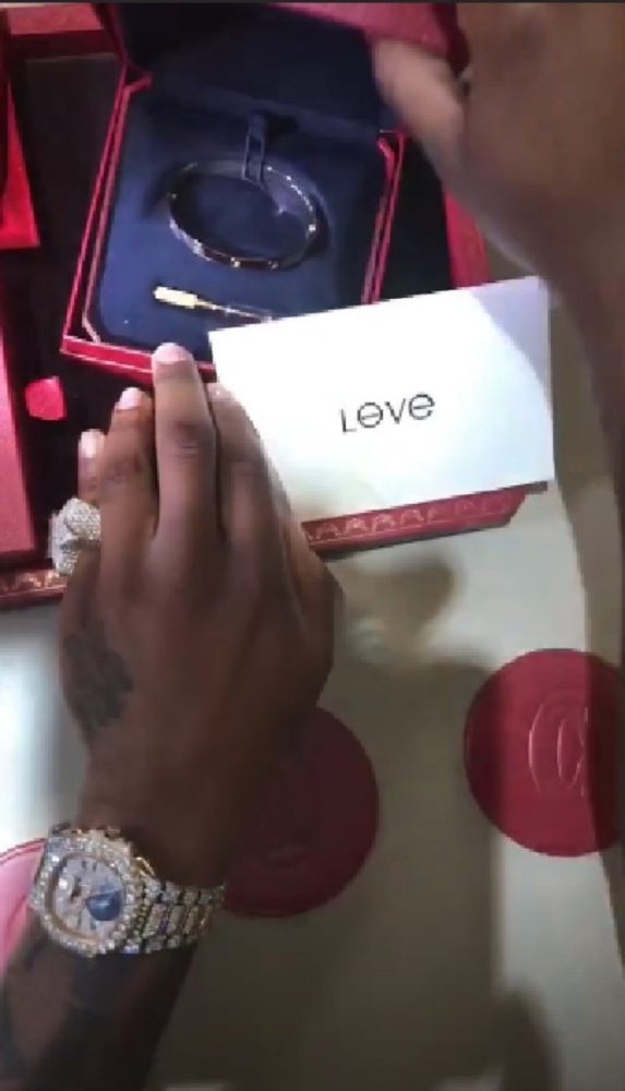 Lover Boy, Davido Gifts Girlfriend, Chioma a Cartier Bracelet Worth ₦2.3 Million [Photos]
