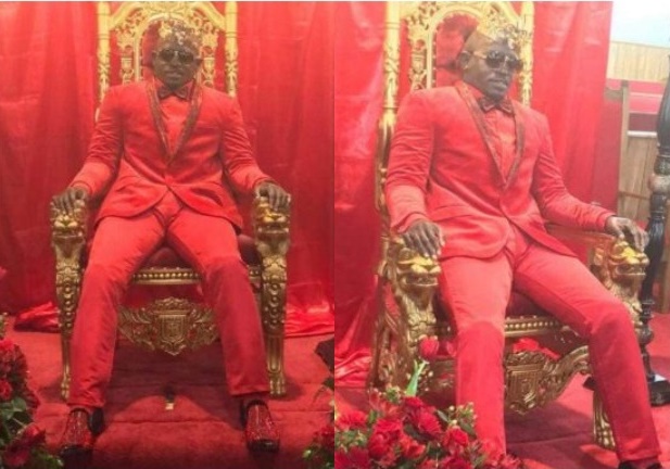 More Photos of Dead Man Dressed Like A King and Sat On A Throne at His Funeral