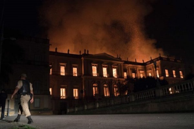 Fire Destroys Brazil’s National Museum [Photos]
