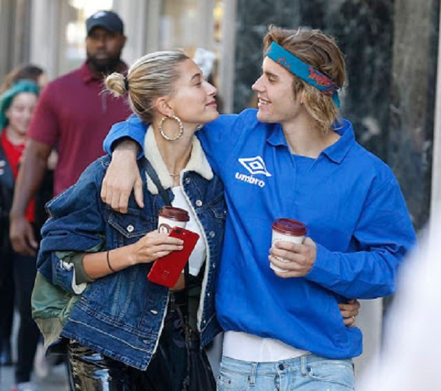 Hailey Baldwin & Justin Bieber Spotted Sharing a Passionate Kiss [Photos]