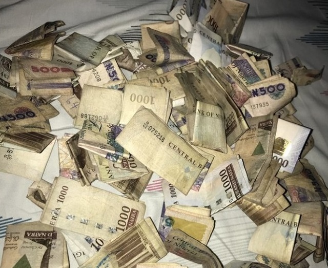 Lady Breaks Her Kolo [Savings Box/ Piggybank] She Didn’t Believe Her Eyes