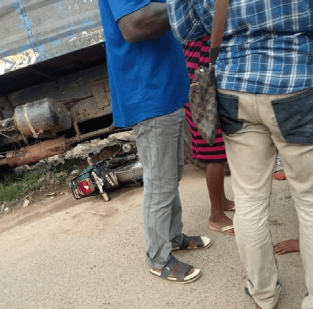 Truck Crushes Lady’s Leg While on Bike, On Her Way to Work!