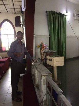 More Photos of the Man Caught Red-Handed While Using Wire to Steal From a Tithe Box in Port Harcourt