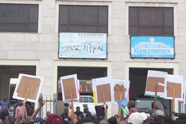 Benin Electricity: Stakeholders, Including Native Doctors Protest Against BEDC [Photos]