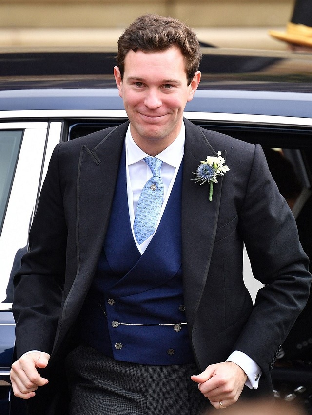 Royal Wedding: More Photos of Princess Eugenie As She Walks Down the Aisle in a Low-Backed Gown and a Tiara Borrowed From the Queen [Photos]