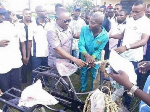 Photos of Vice Chairman of Uyo LGA As He Empowers Constituents with Bicycles and Palm Tree Ropes