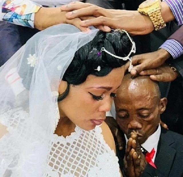 African Bride Wears MOURNFUL LOOKS on Her Wedding Day [Photos]