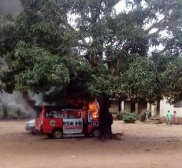 Angry Imo Youths Burn down Campaign Vehicles of Okorocha’s Son-In-Law