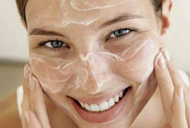 10 Natural Ways to Remove Acne Scars