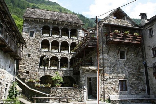 Italian Town with a Gradually Diminishing Population Is Offering $10,000 to People To Move There And Have A Baby