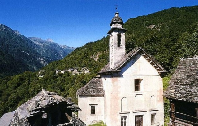 Italian Town with a Gradually Diminishing Population Is Offering $10,000 to People To Move There And Have A Baby