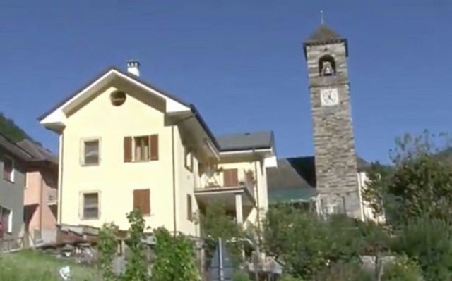 Italian Town with a Gradually Diminishing Population Is Offering $10,000 to People To Move There And Have A Baby