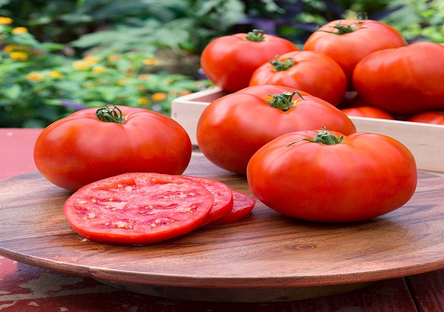 4 Unbelievable Health Benefits of Tomatoes