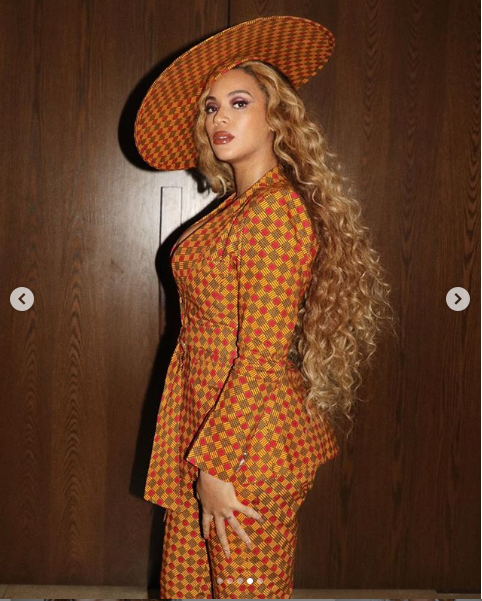 More Photos of Beyonce Rocking Stylish Ankara Suit As She Attends Exhibition Opening With Jay-Z [Photos]