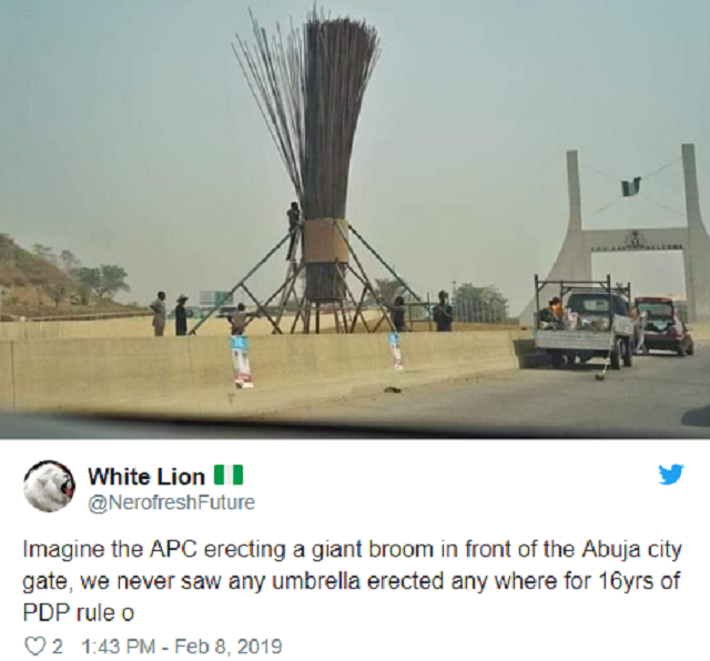 2019 Elections: Nigerians React As Giant 'APC Broom' Is Erected At the City Gate, Abuja [Photos]
