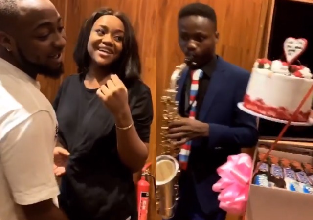 Davido Spanks Chioma's Butt As He Celebrate Her on Valentine's Day [Video/Photos]