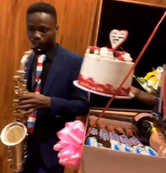 Davido Spanks Chioma's Butt As He Celebrate Her on Valentine's Day [Video/Photos]