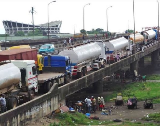 Less Than 24 Hours after President Buhari's Visit to Lagos, Petrol Tankers Floods Eko Bridge