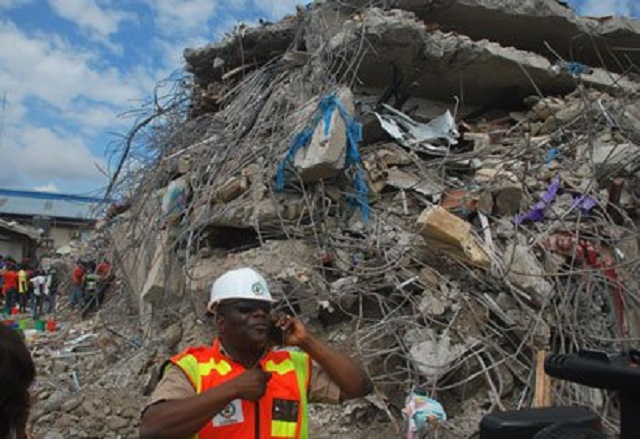 BREAKING: Scores Trapped As Building Collapses In Ibadan