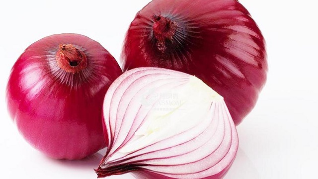 7 Unexpected Uses and Health Benefits of Onions