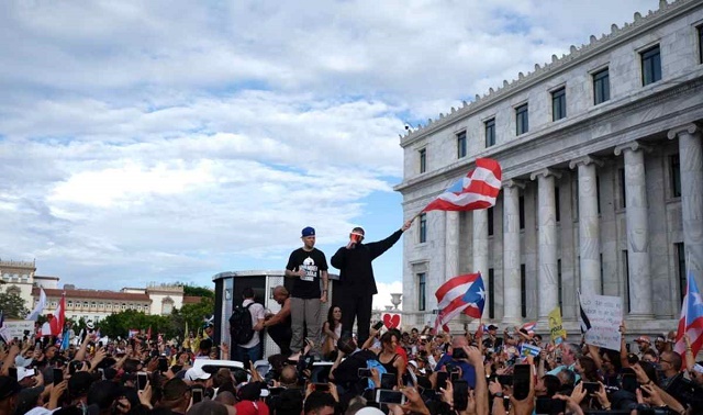Thousands of Puerto Rican Protest in Demand of Governor’s Resignation
