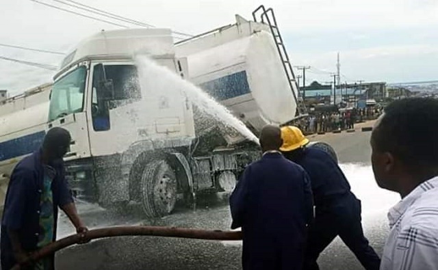 Serious Tension as Another Tanker Fully Loaded With Petrol Crashes in Onitsha [Photos]