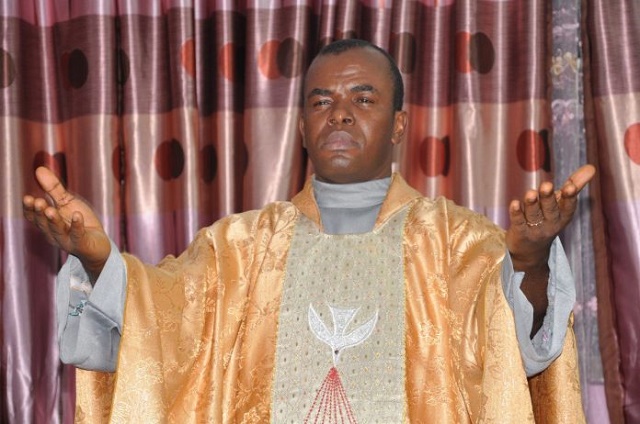 Rev. Fr. Ejike Mbaka Spotted At Imo Gov Office, Performs Spiritual ‘Cleansing’