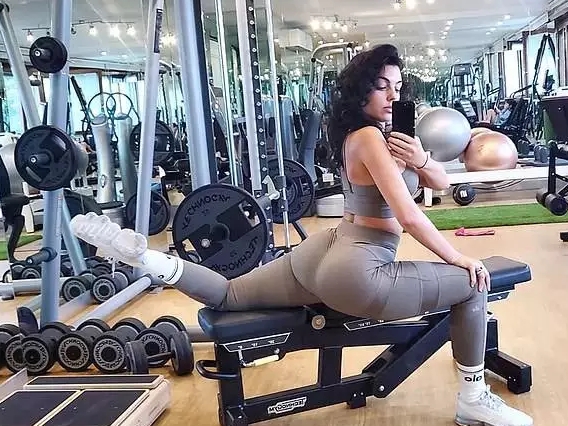 Cristiano Ronaldo’s Girlfriend Shares Adorable Gym Session Photos On Instagram