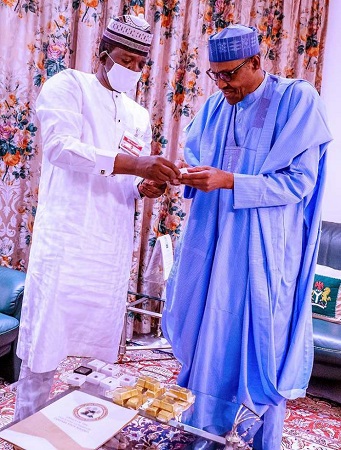 Governor Matawalle Presents Gold Bars To President Buhari