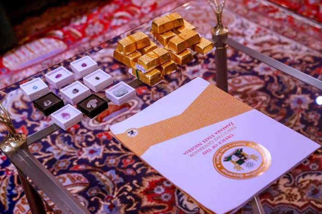 Governor Matawalle Presents Gold Bars To President Buhari