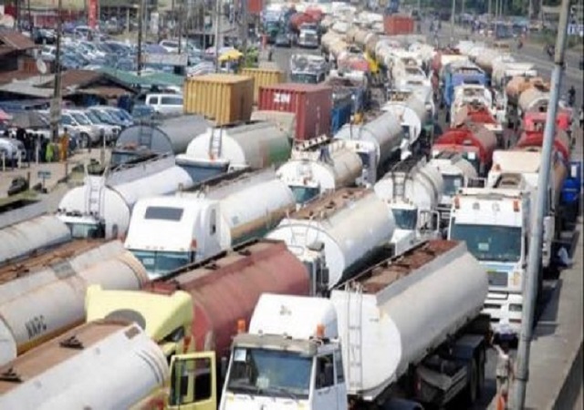 See How Lagos State Petroleum Tanker Drivers Suspends Strike