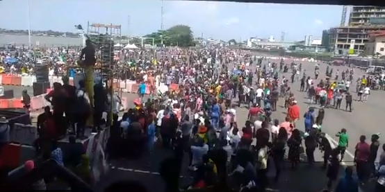 #EndSARS: Lekki Protesters Continues Their Protest Despite 24-Hour [Photos]