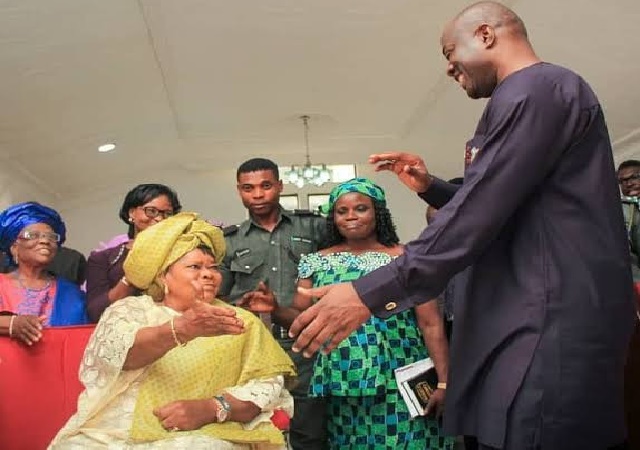 Oyo State Governor Seyi Makinde loses mother
