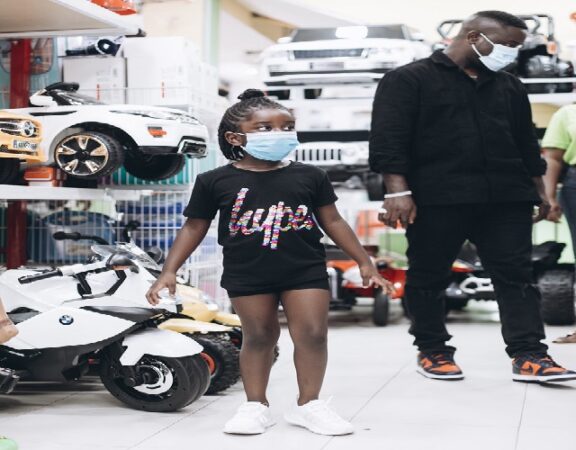 Sarkodie and Daughter on a Shopping Spree - (Photos)