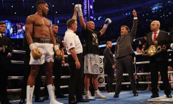 Oleksandr Usyk wins Anthony Joshua in london, now the new heavyweight champion [photos]