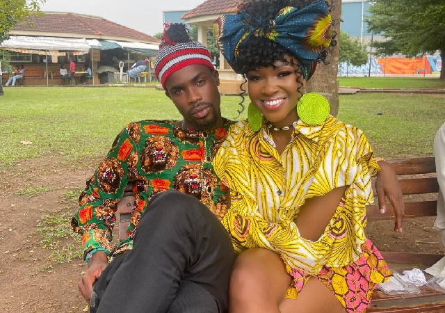 Neo Shares Loved Up Photo with Girlfriend Vee [Photos]