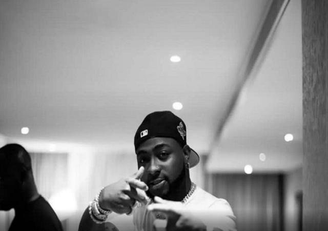 Video of Davido telling a clubber to stop videoing him moments before fight broke out surfaces