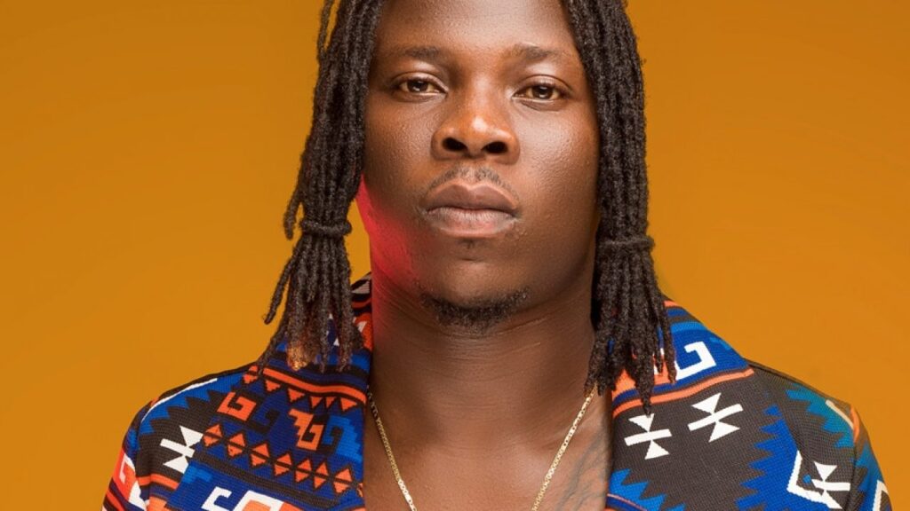 “Nigeria Owes Ghana Nothing” – Nigerians and Ghanaians Clash on Twitter over Stonebwoy Comment