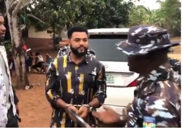 From Comedy to jail: "We are going to station"– Comedy skit turns to reality as police refuse to remove handcuff from actor’s hand [Video]
