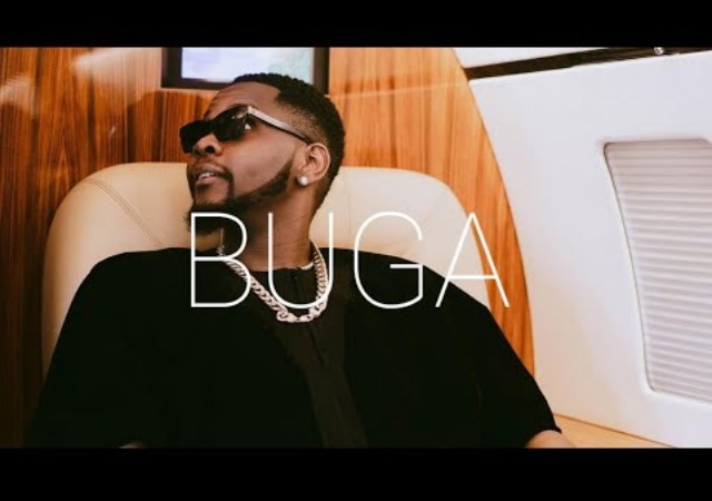 Kizz Daniel Performs ‘Buga’ For The First Time In UK [Video]