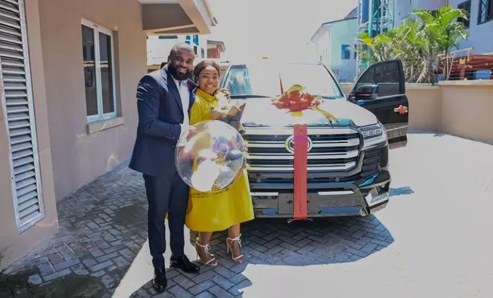 Mercy Chinwo filled with joy as husband, Pastor blessed surprises her with an SUV as birthday gift [Photos]