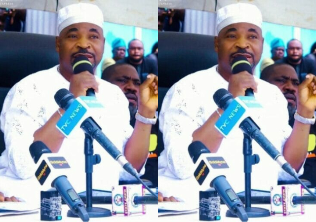 “This man is more intelligent than many graduates”- Reactions as MC Oluomo gives out relief packages to Lagos bus drivers, passengers